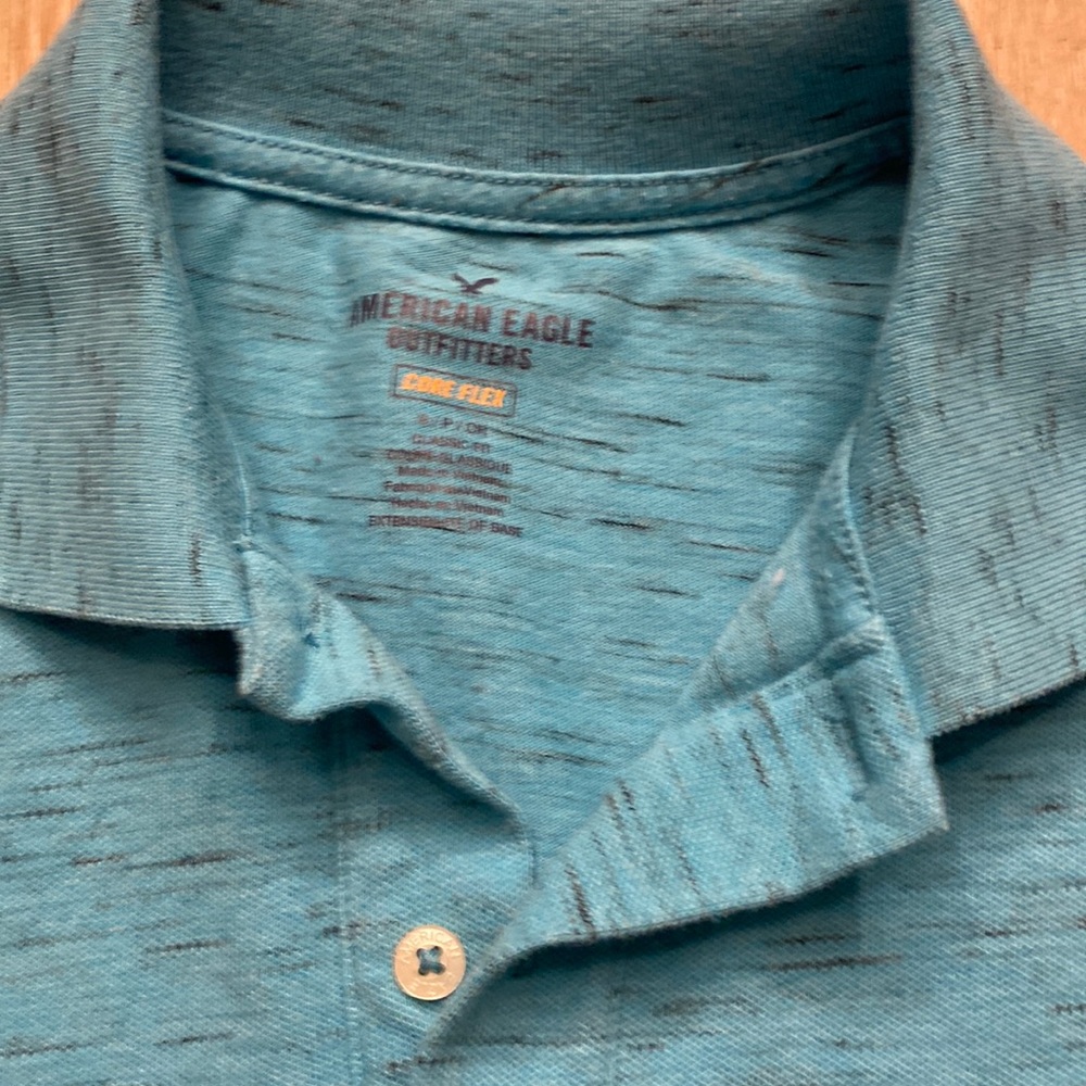 American Eagle Core Flex, men’s Polo, Small. Excellent condition. Bundle 3!